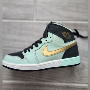 Air Jordan 1 Retro Hightop mint foam/metallic gold